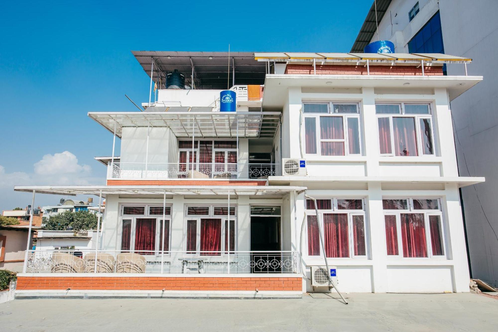 Oyo 11474 Gangaur Regency Boutique Hotel Katmandú Exterior foto